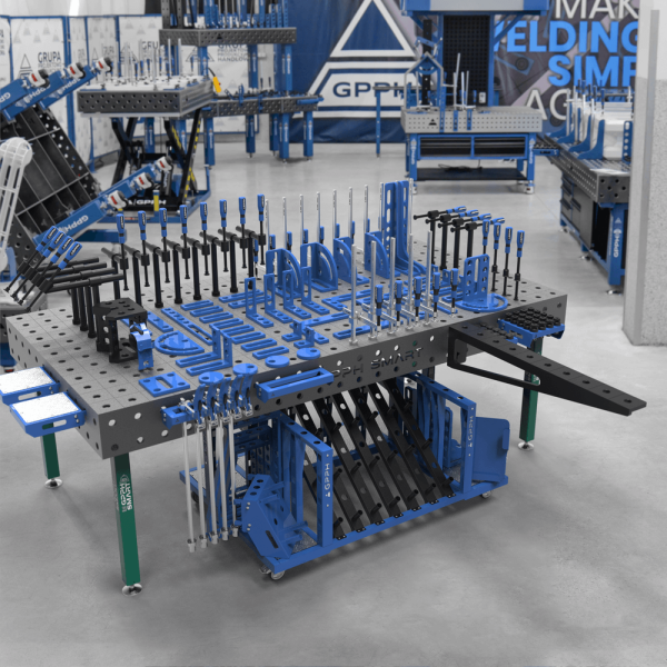 Svařovací stůl GPPH SMART 12 φ28 mřížka 100x100mm 2400x1200 mm na nohách se sadou nástrojů XL s vozíkem na nářadí M