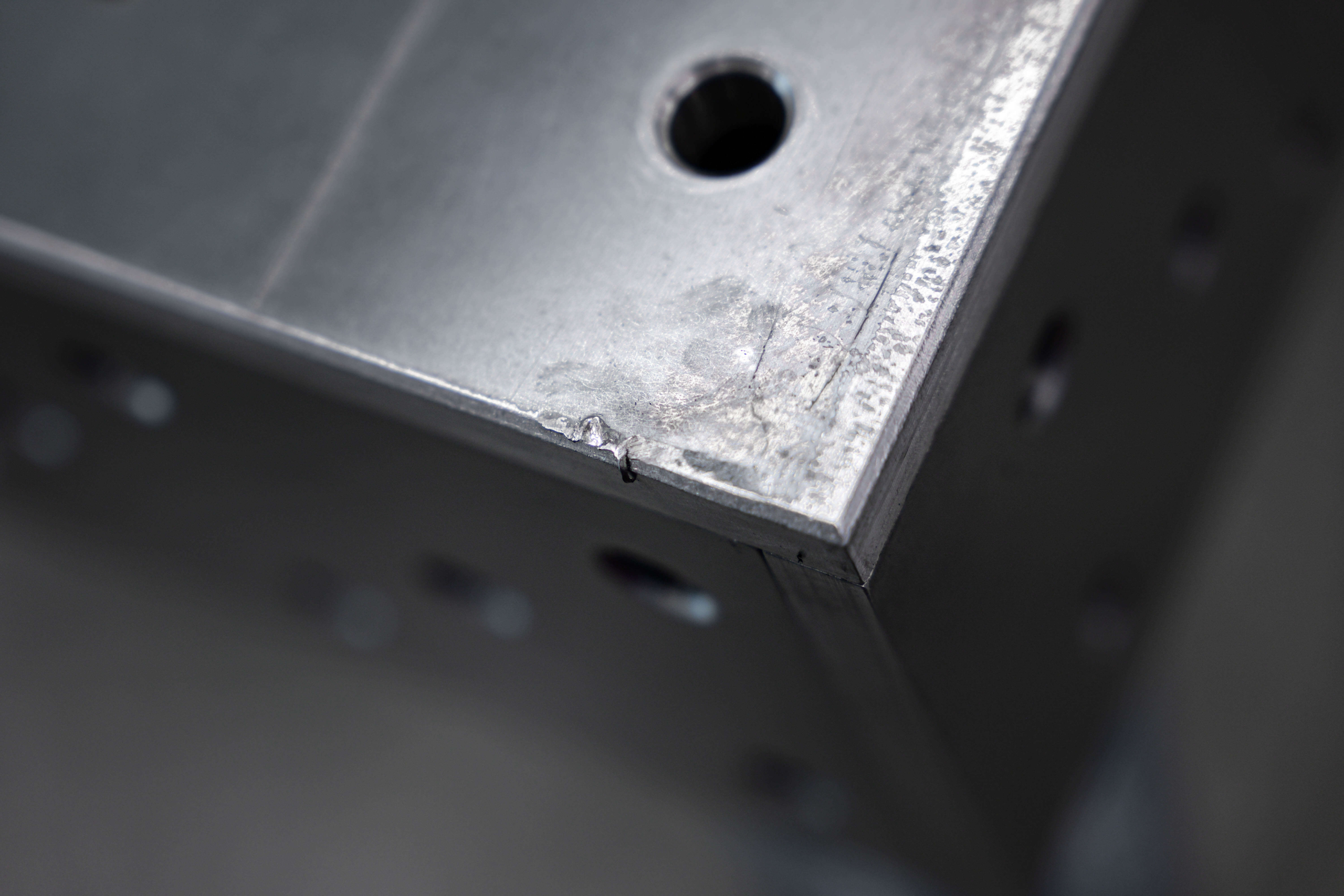 [OUTLET] Stół Spawalniczy PRO Rozmiar - 1500x1480mm, Siatka - 100x100mm, System - Φ16, Nogi - Na stopach