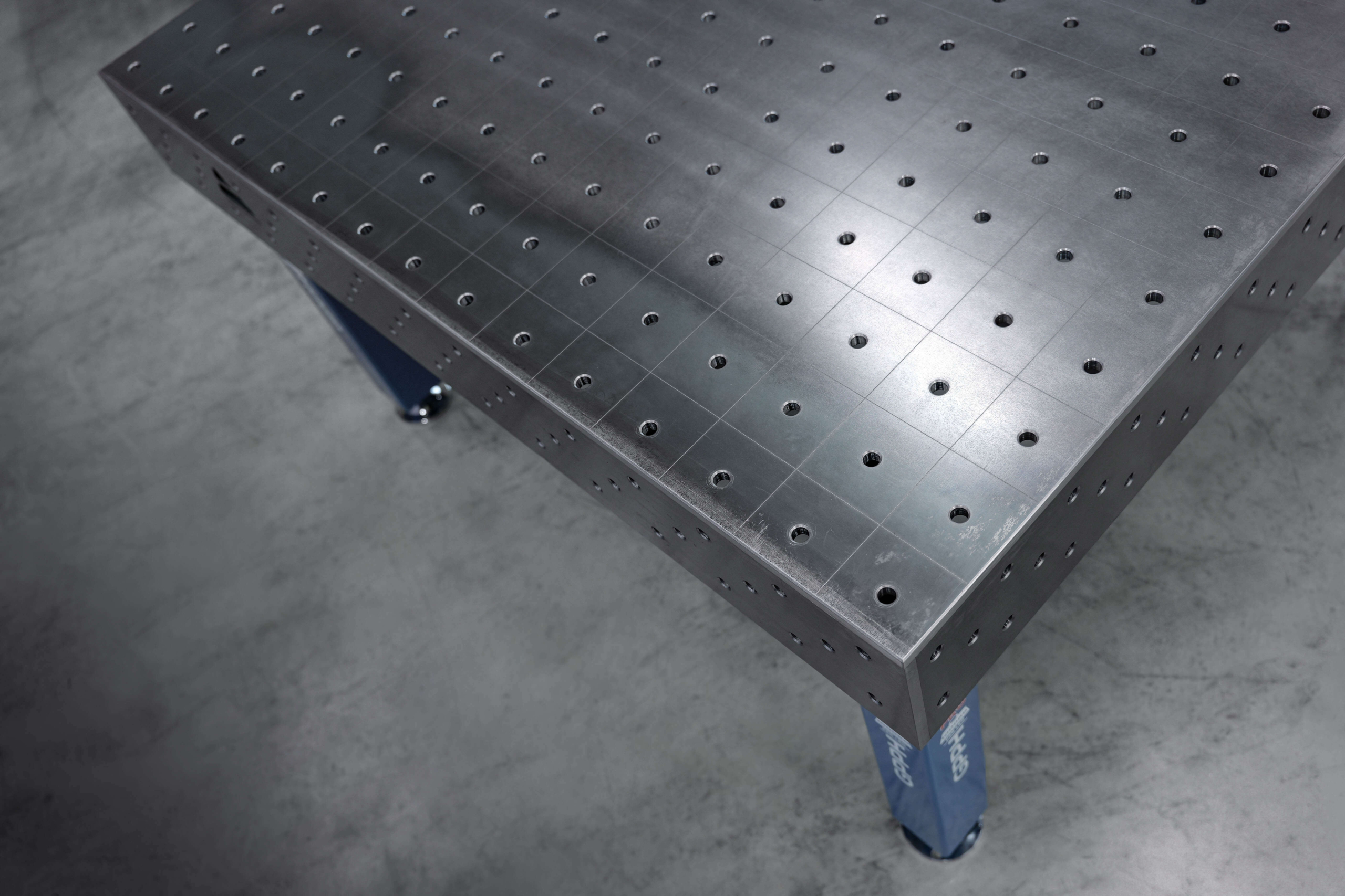 [OUTLET] Stół Spawalniczy PRO Rozmiar - 1500x1480mm, Siatka - 100x100mm, System - Φ16, Nogi - Na stopach